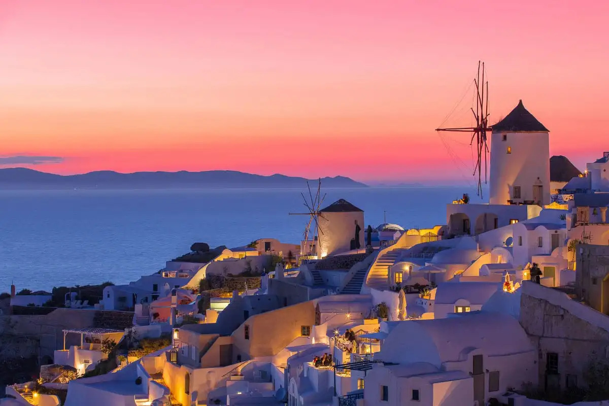Ultimate Travel Guide to Santorini 2025: Where to Go, What to Eat, and Hidden Gems